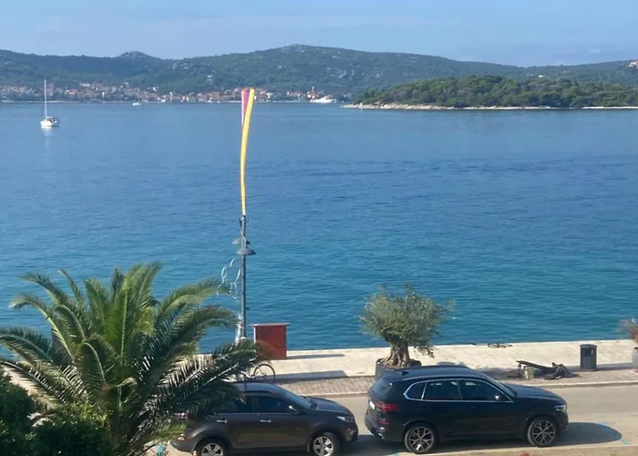 Lägenhet Obala Biograd Na Moru