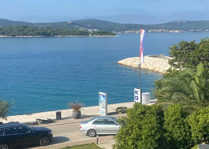 Lägenhet Obala Biograd Na Moru